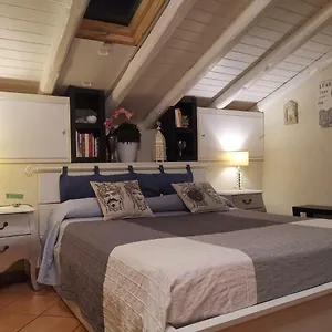https://la-mansarda-di-ninni.catania-hotels.net