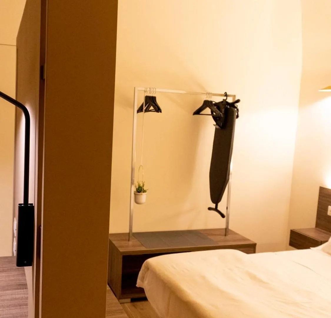 Notti D'Autore Suites Aeroporto di Catania Fontana Rossa Italia