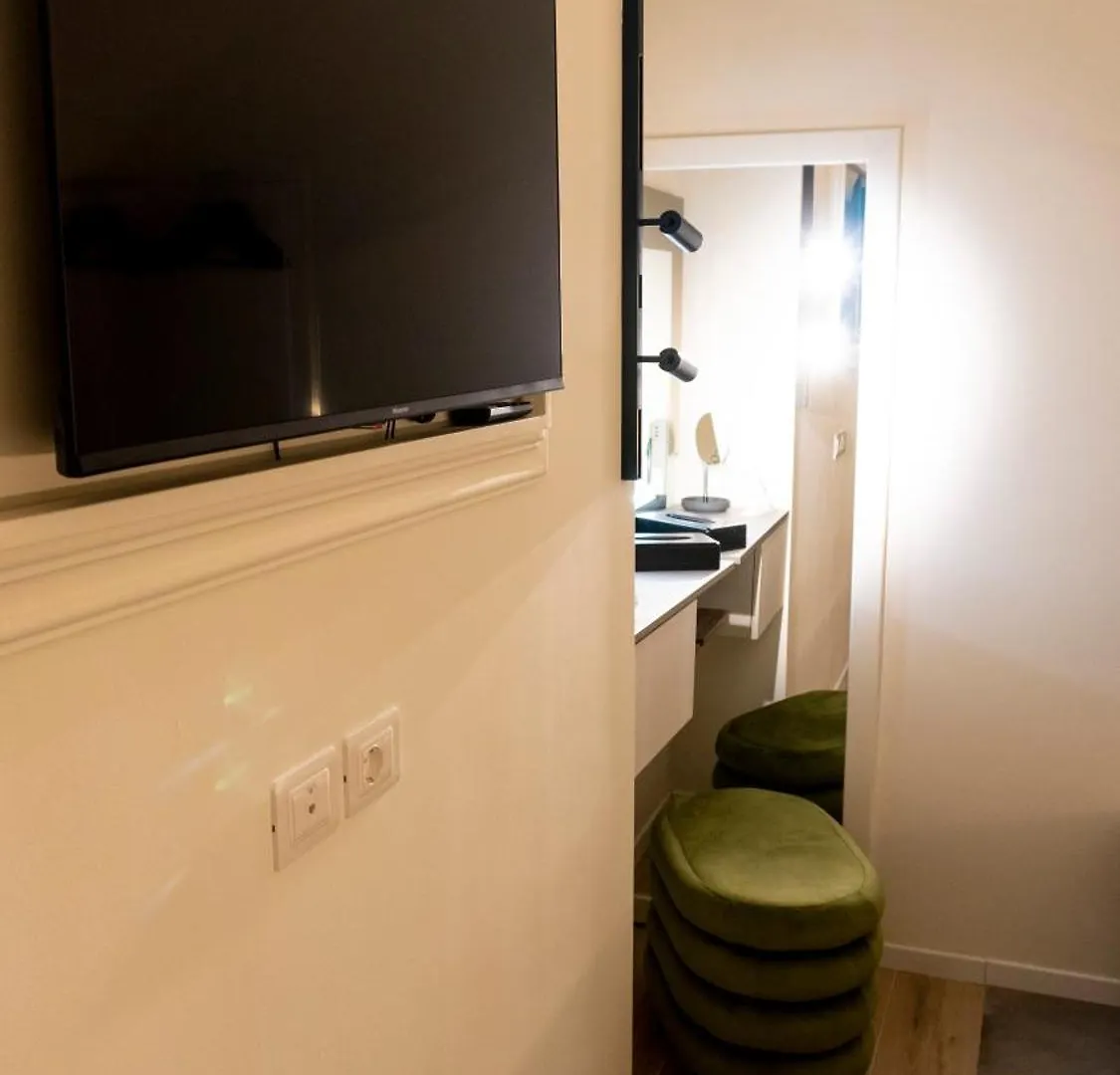 Notti D'Autore Suites Aeroporto di Catania Fontana Rossa