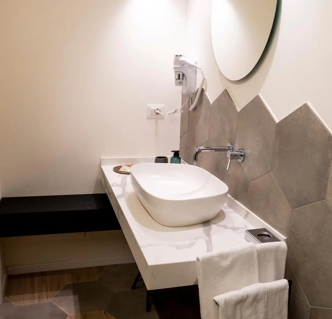 Notti D'Autore Suites Aeroporto di Catania Fontana Rossa