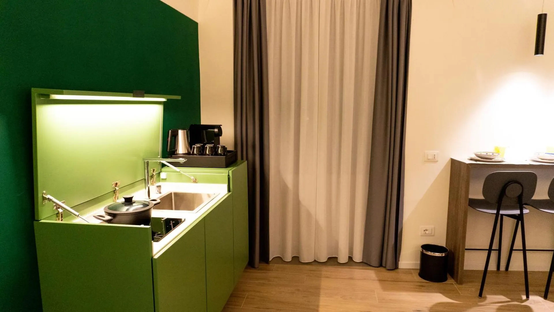 Affittacamere Notti D'Autore Suites Aeroporto di Catania Fontana Rossa Italia