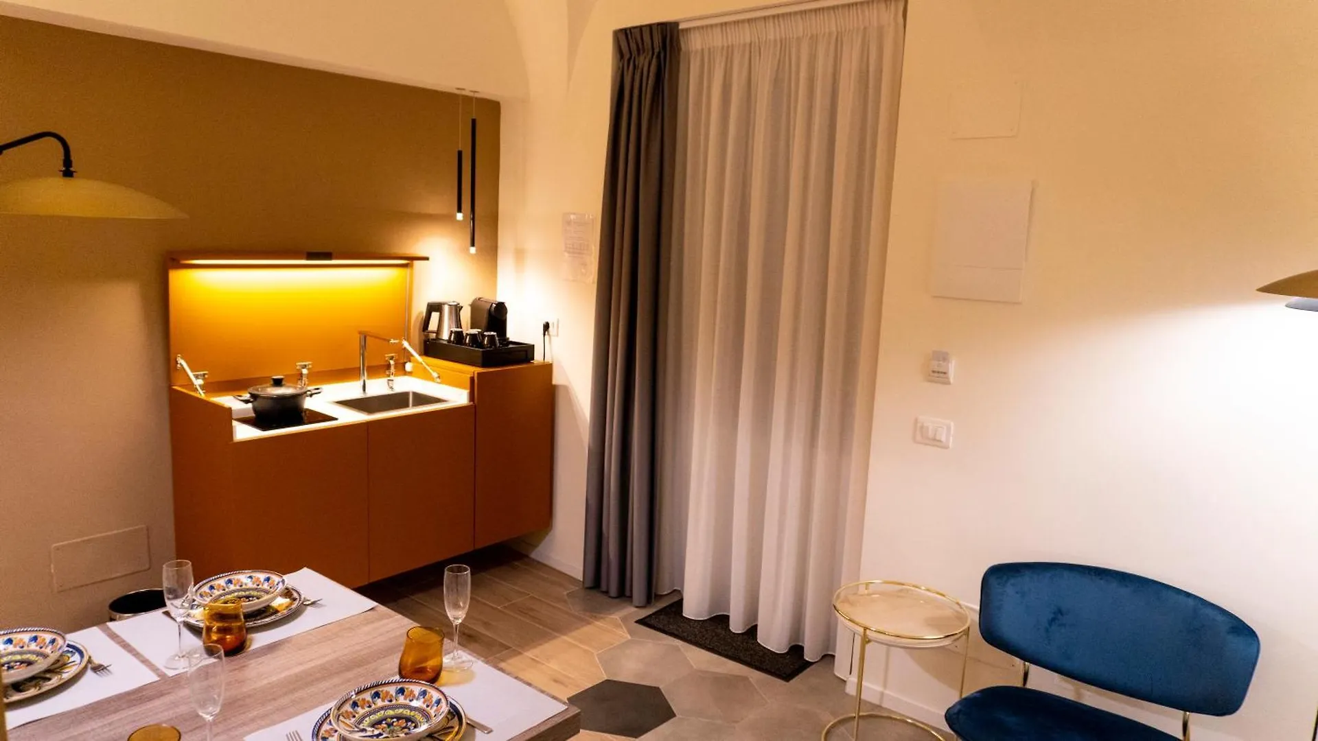 Notti D'Autore Suites Aeroporto di Catania Fontana Rossa Affittacamere