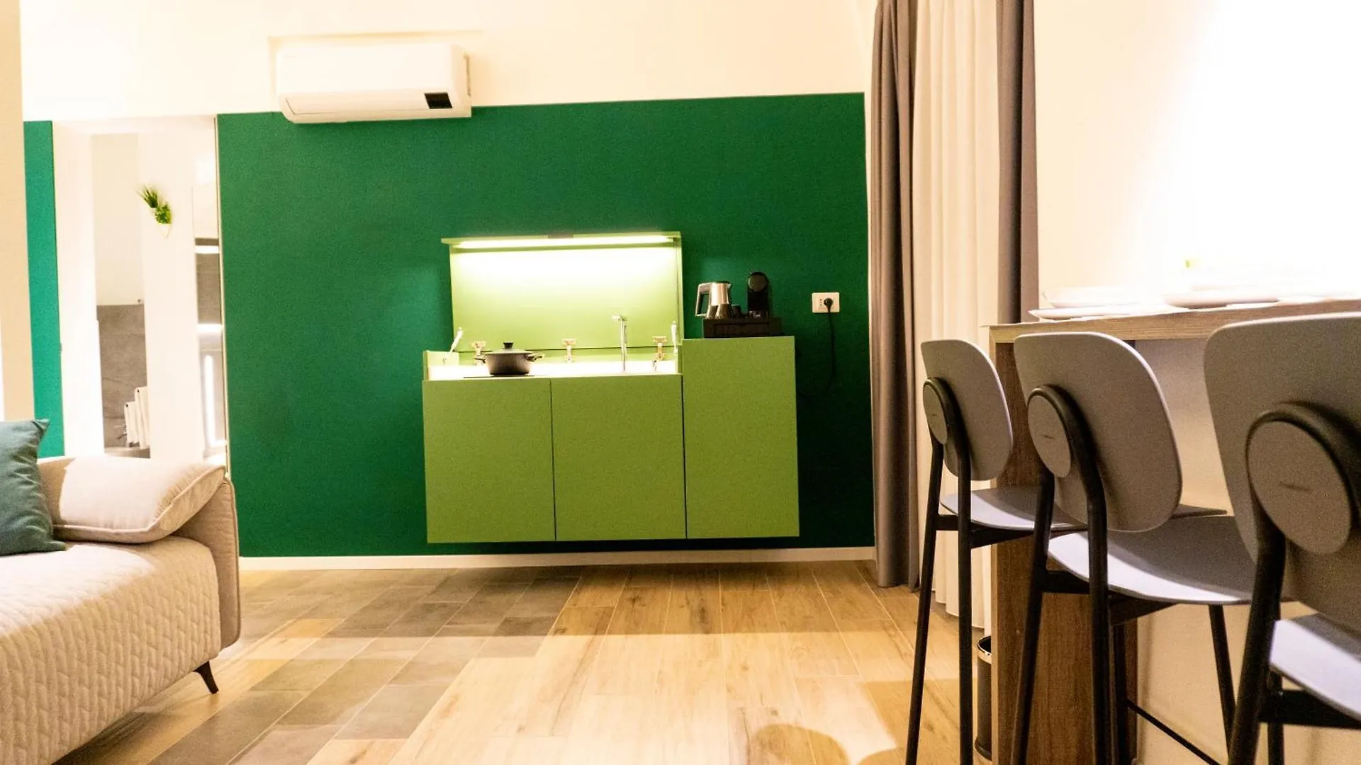Notti D'Autore Suites Aeroporto di Catania Fontana Rossa 0*,  Italia