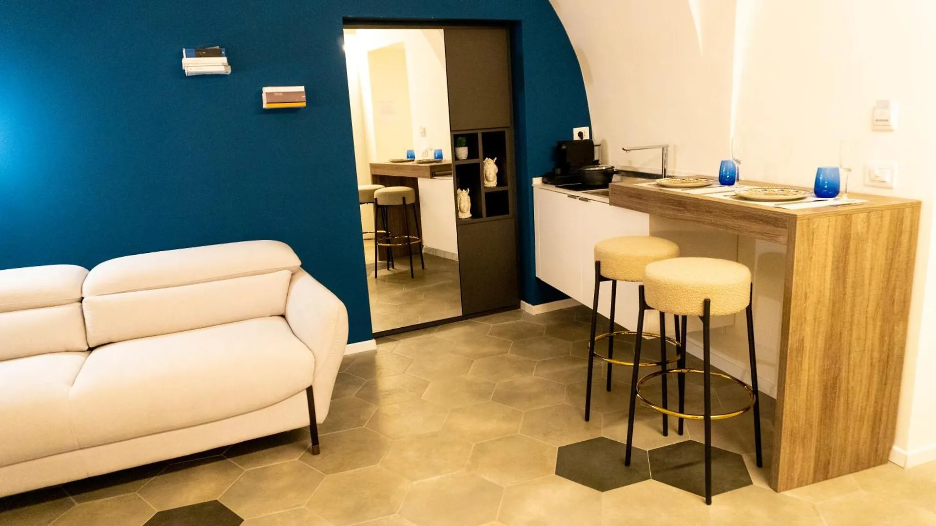 Notti D'Autore Suites Aeroporto di Catania Fontana Rossa 0*,  Italia